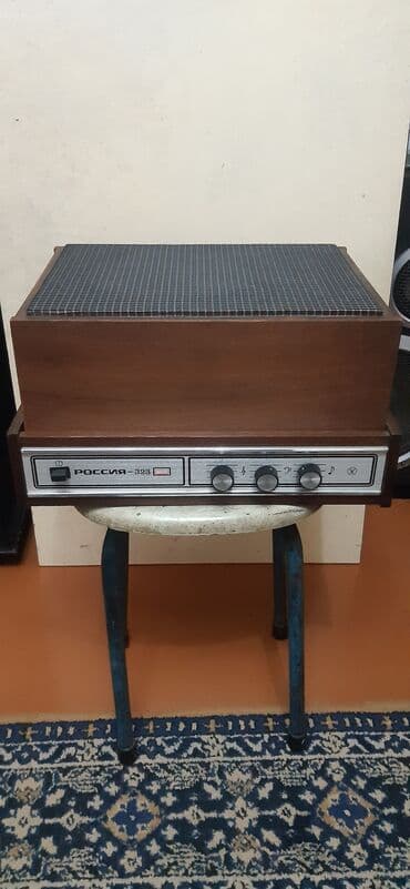 Продаю ретро-проигрыватели для коллекционеров,РОССИЯ-323(моно)игла