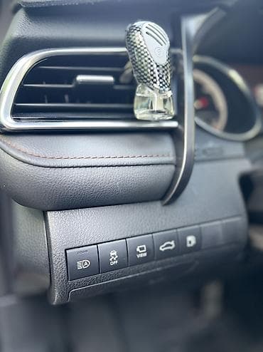 с4 2: Toyota Camry: 2021 г., 2.5 л, Автомат, Гибрид, Седан — 9