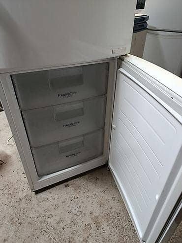 sharp aquos: Холодильник LG, Б/у, Двухкамерный, Total no frost, 195 * — 3