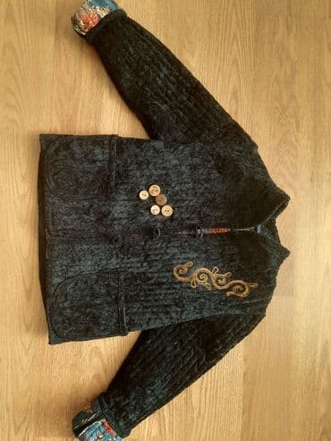 спортивное оборудование: Чапан на мальчика 5-6 лет, рост 110-120 см. новый. цена 700 сом — 2