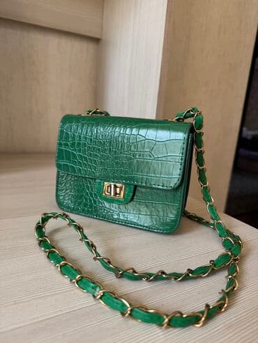 сумка клатч б у: Продам сумку
Состояние отличное 
Турецкое производство
Ширина 16 см — 2