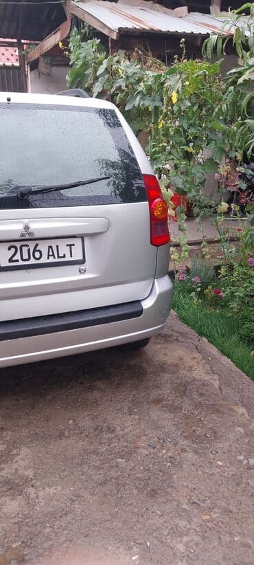 Унаа тетиктери: Mitsubishi Mirage: 2003 г., Автомат, Универсал — 2