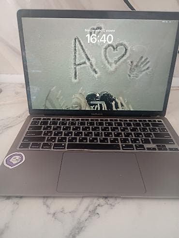 27 дюйм: MacBook Air 13", цвет Space Gray - Экран 13" Retina - Клавиатура с — 2