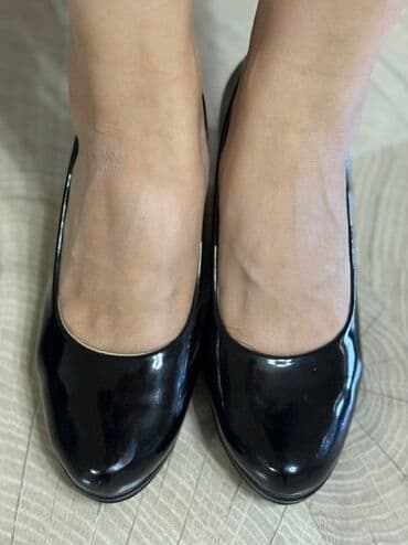 обувь больших размеров бишкек: Женские высокие сапоги — три пары натуральная кожа, лаковая кожа и — 10