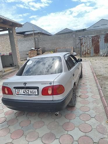 Toyota Corolla: 1998 г., 1.3 л, Механика, Бензин, Седан
