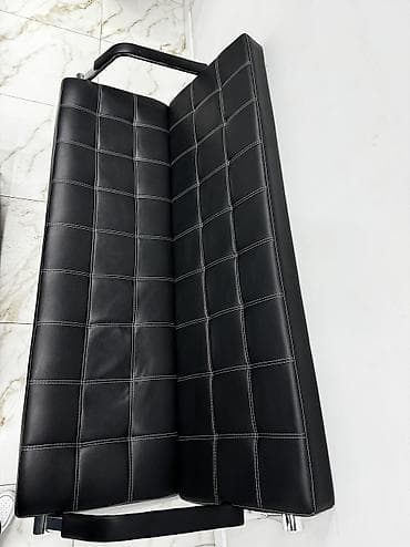 стеклянный стол: Прямой диван, Б/у, Трехместный — 3