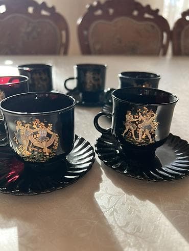 набор чайный: Набор кофейных чашек с блюдцами, 2 серии. Все новое!!! 1) Черное — 2