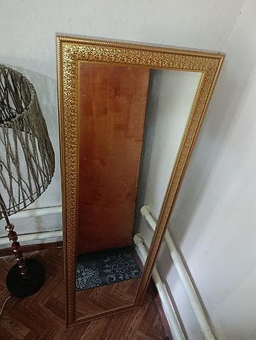 картины для интерьера: Напольное зеркало в изящной раме состояние идеальное. - Формат: узкое — 1