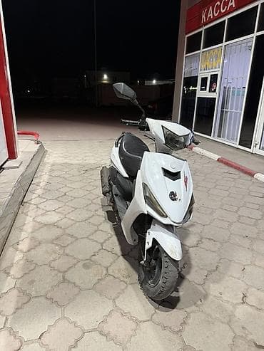 квадрат секл: Тип скутера M8, 125 куб. см, Бензин — 1