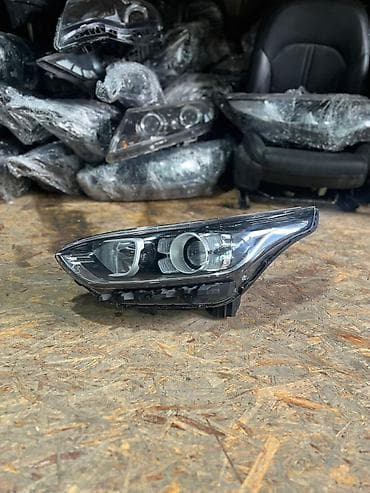 Рулевая часть: Комплект передних фар Kia 2019 г., Б/у, Оригинал — 2