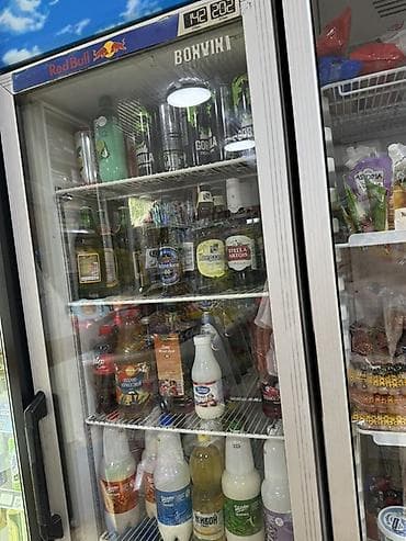 Чай, кофе, напитки: Продукты питания и напитки в холодильных витринах Ассортимент: - — 3