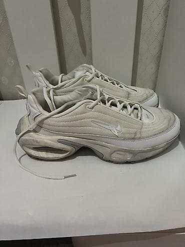 Кроссовки Nike (белые/молочные) - Силуэт с волнистыми линиями верха и