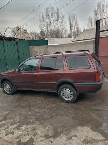 мотоцикл спартивный: Volkswagen Golf: 1994 г., 1.8 л, Механика, Газ, Универсал — 4