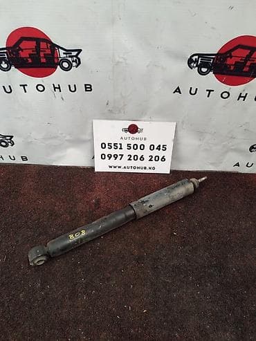 Трубки, патрубки, шланги: Задний амортизатор Toyota 2005 г. — 1