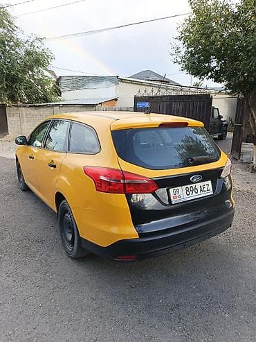 Продажа авто: Ford Focus: 2016 г., 1.6 л, Механика, Бензин, Универсал — 4