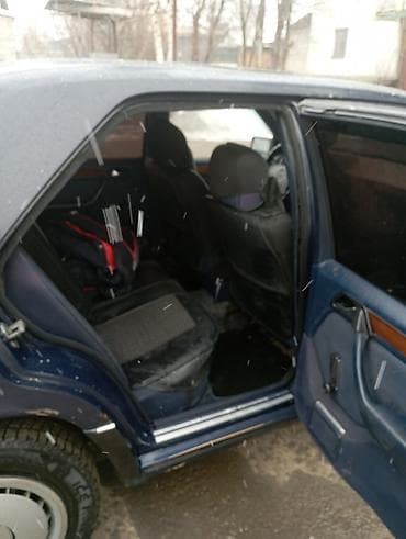 усилитель для саба: Mercedes-Benz W124: 1994 г., 2.2 л, Механика, Бензин, Седан — 3