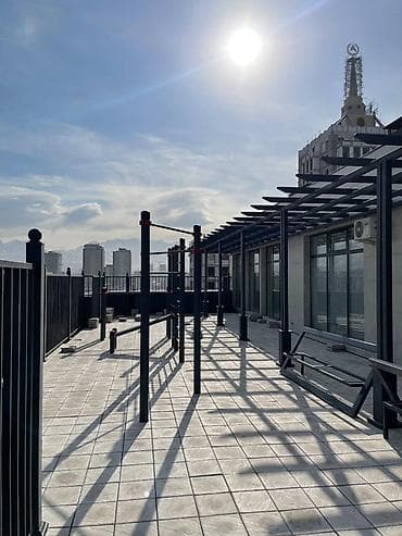 комната кудайберген: Кеңселерди ижаралоо, 123 м², Бизнес борборунда, Жабдуулары менен, Өзүнчө ашканасы менен, Өзүнчө кире бериши менен — 1