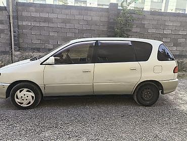 Toyota Ipsum: 1999 г., 2 л, Автомат, Бензин, Вэн/Минивэн — 2