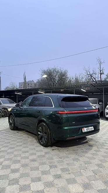 ct 200h: Lixiang L7: 2023 г., 1.5 л, Автомат, Гибрид, Кроссовер — 2
