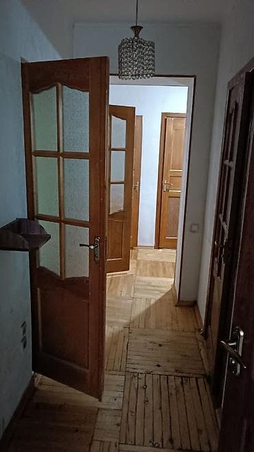 110: 3 комнаты, 71 м², Цум Сталинка, 1 этаж, Старый ремонт — 3