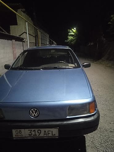 Volkswagen Passat: 1993 г., Седан — 2