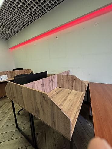 Раскройные столы: Продается столы для офиса Удобные. Состояние отличное Новое. Звоните — 2