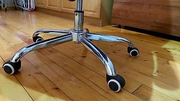 стулья мягкие офисные: Офисное кресло, Б/у, С колесиками, цвет - Коричневый, Экокожа, Самовывоз — 3