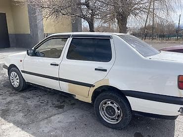 ann chery: Volkswagen Vento: 1993 г., Механика, Седан — 2