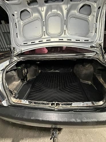 Унаа сатуу: Volkswagen Vento: 1994 г., 1.8 л, Кол менен иштөөчү, Бензин, Седан — 6
