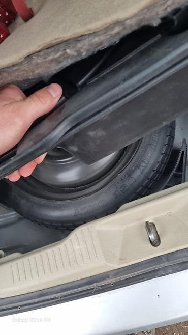 honda stirim: Mazda Verisa: 2003 г., Автомат, Бензин, Хэтчбэк — 8