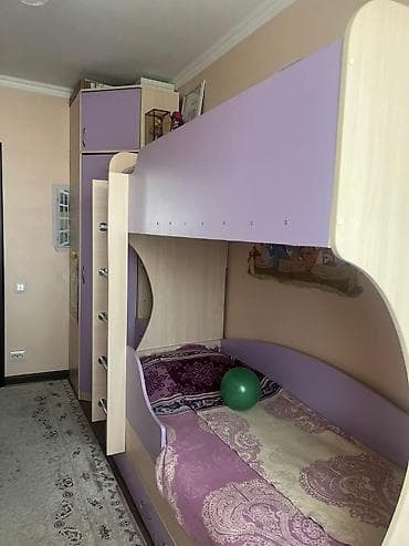 Двухъярусные детские кровати: Двухъярусная детская кровать, ЛДСП, цвет - Фиолетовый — 1