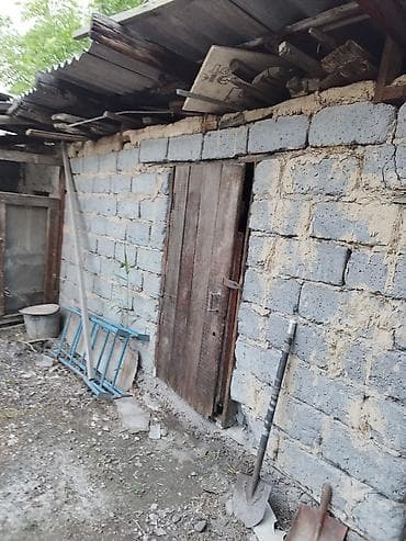 Дома: Продаю дом барачного типа,дом на три хозяина,у всех раздельные — 4