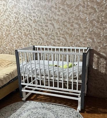 sofa bed: Продаю детскую кроватку вместе с матрасом(принц классик 120х60) — 1