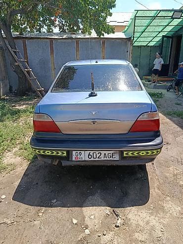 два авто: Daewoo Nexia: 2008 г., 1.5 л, Седан — 1