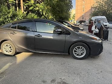 prius: Toyota Prius: 2018 г., 1.8 л, Вариатор, Гибрид, Хэтчбэк — 6