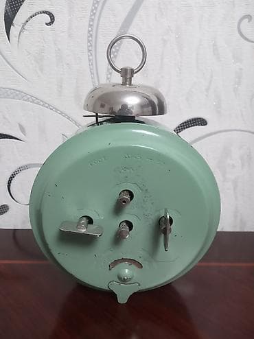 Велосипеды: Продам антикварные часы, СССР, рабочие. Цена 3000 сом каждый, без — 7