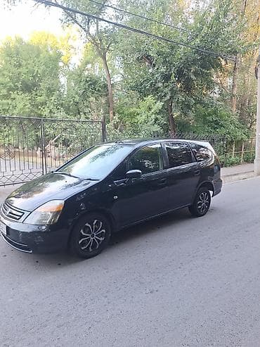 Honda Stream: 2001 г., Автомат, Бензин — 5