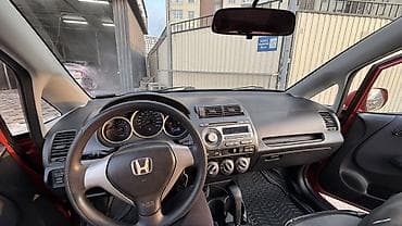 step vagon: Honda Fit: 2007 г., 1.5 л, Автомат, Бензин, Хэтчбэк — 7