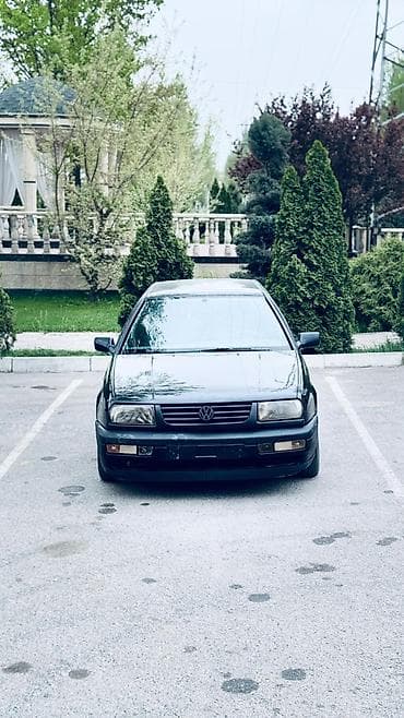 купить вента: Volkswagen Vento: 1993 г., 2 л, Механика, Бензин, Седан — 4