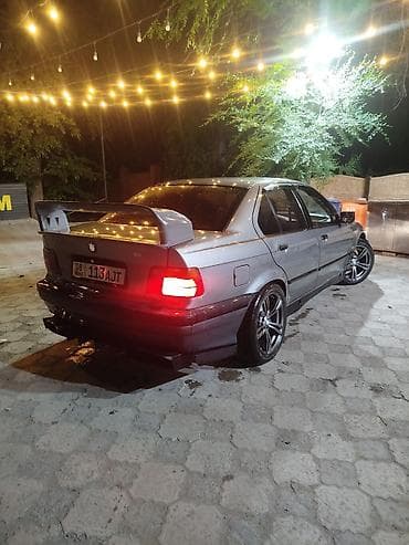 BMW: BMW 3 series: 1992 г., Седан — 4