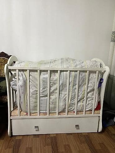 Дом и сад: Детская кроватка с маятниковым механизмом и выдвижным ящиком - — 2