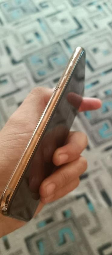 mini 4: IPhone XS, золотой цвет фейсайди есть✅ Трутон есть✅ АКБ 82℅ Память — 8