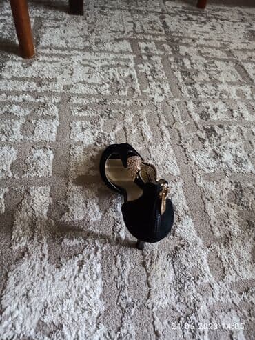 туфли черные с открытым носиком: Туфли замшевые новые. Фирма Kadina На выход очень красивые и изящные — 3