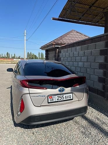 тесла модел с: Toyota Prius: 2017 г., 1.8 л, Вариатор, Гибрид, Лифтбек — 2