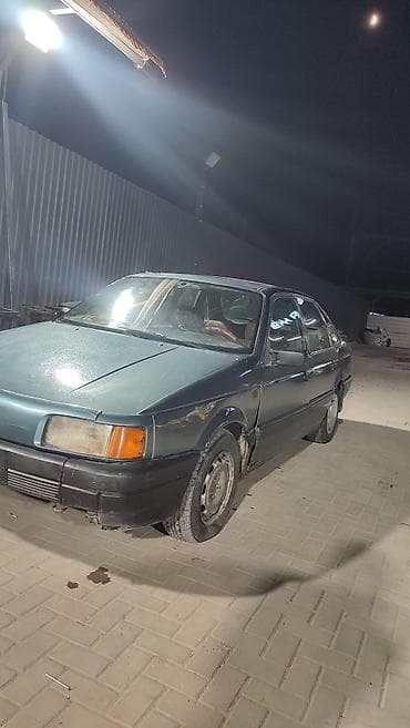 Volkswagen Passat: 1988 г., 1.8 л, Механика, Бензин, Седан — 2