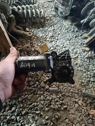 Электрический моторчик Mercedes-Benz