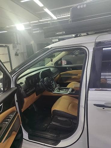 канте: Kia Carnival: 2021 г., Автомат, Бензин, Минивэн — 10