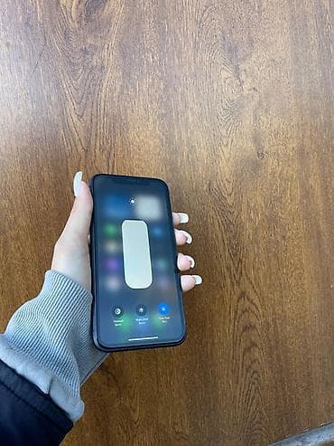 xbox one: IPhone 11, Черный, 100 % — 3