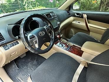prius 2012: Toyota Highlander: 2013 г., 3.5 л, Типтроник, Бензин, Кроссовер — 7