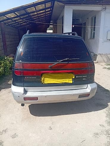 Mitsubishi Space Wagon: 1998 г., 0.2 л, Механика, Бензин, Минивэн